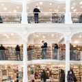 Comparing High Street vs. Online Budget Décor Retailers in Britain