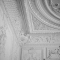 Accentuating Architectural Details: Cornices, Dado Rails, and Accent Paint